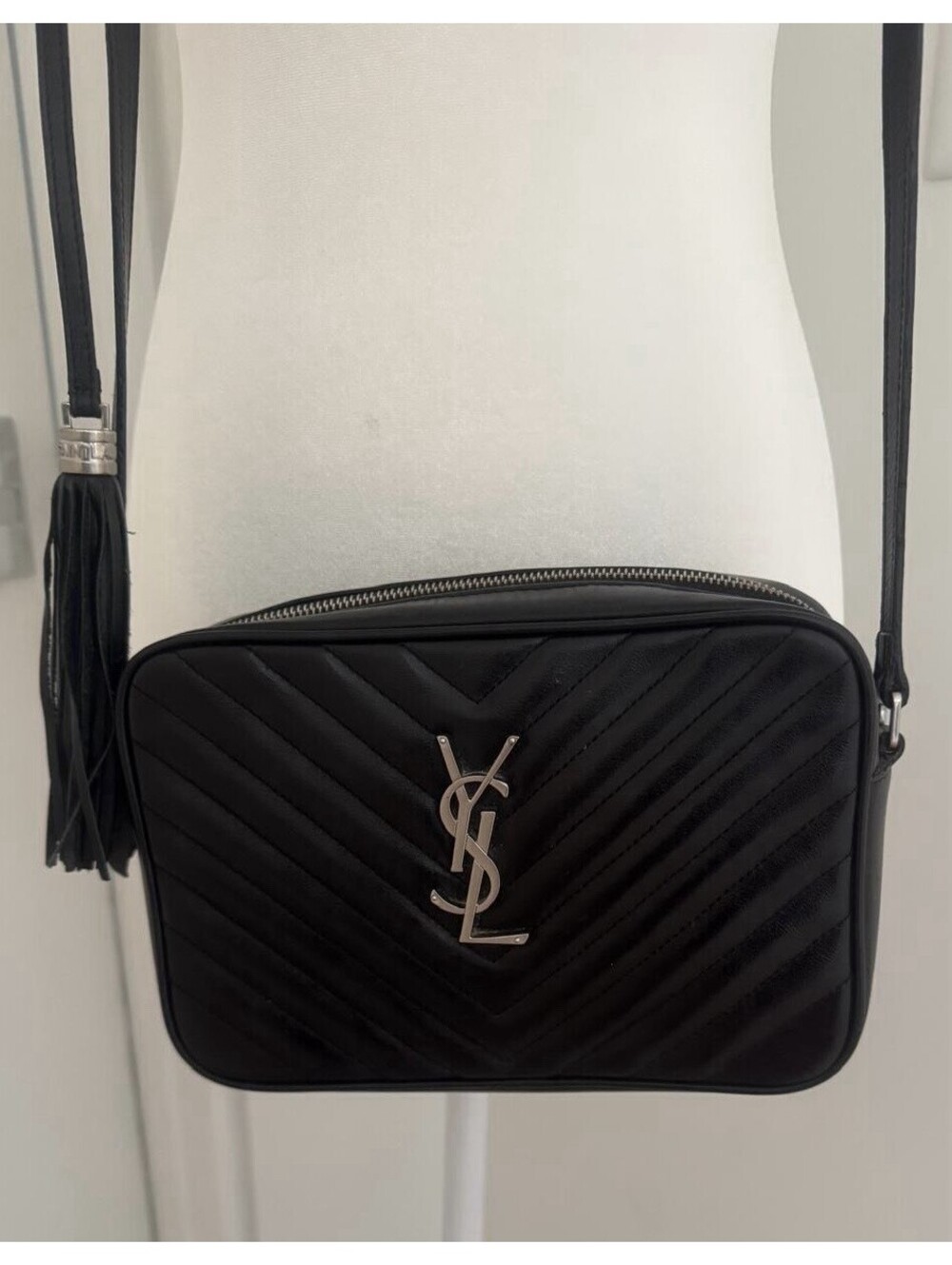 Saint Laurent Lou Camera Bag – Chevron‑Quilted Calfskin with Cassandre Logo - Picture 8 of 15